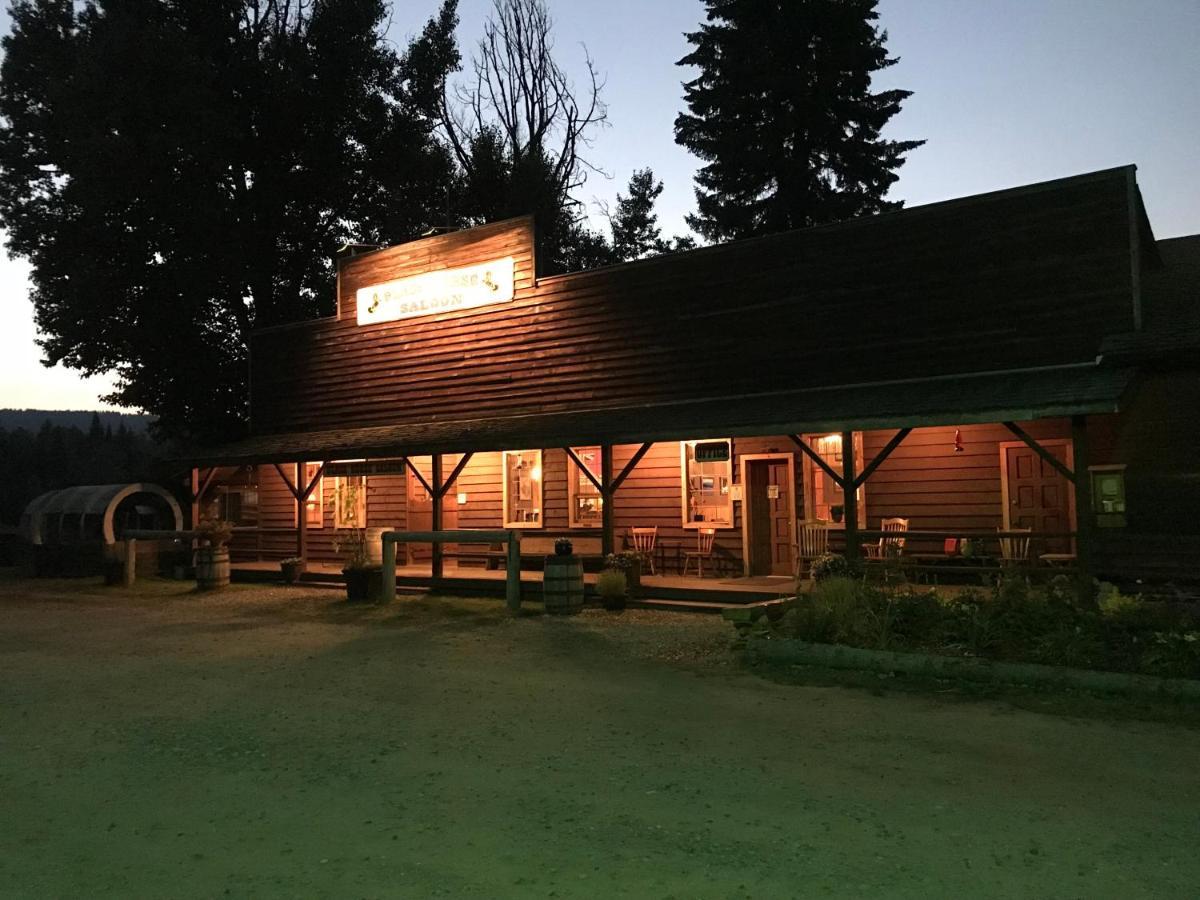 Wells Gray Guest Ranch 호텔 클리어워터비치 외부 사진