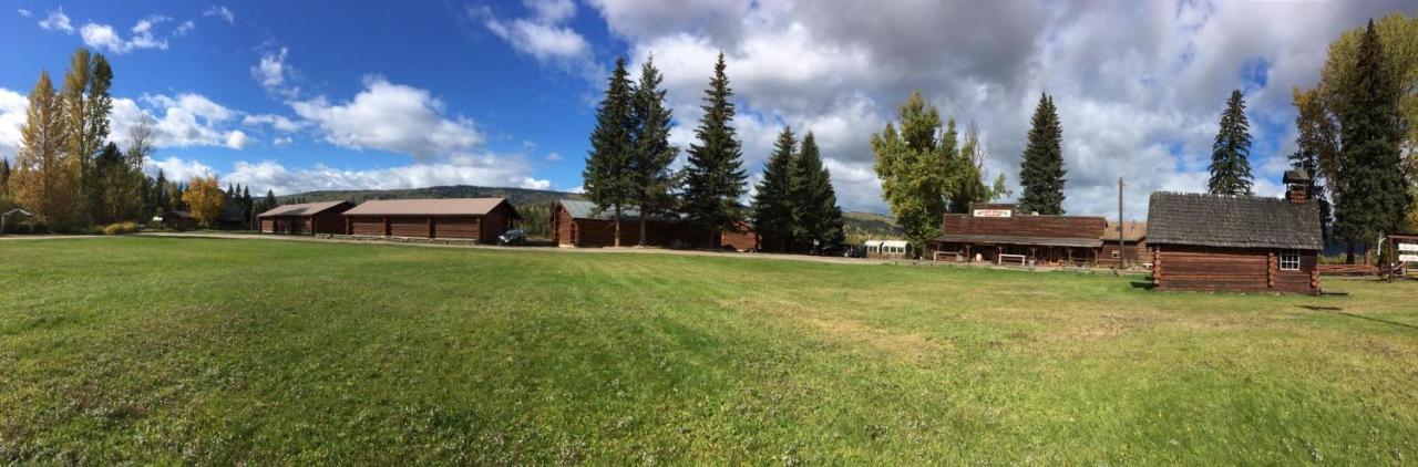 Wells Gray Guest Ranch 호텔 클리어워터비치 외부 사진