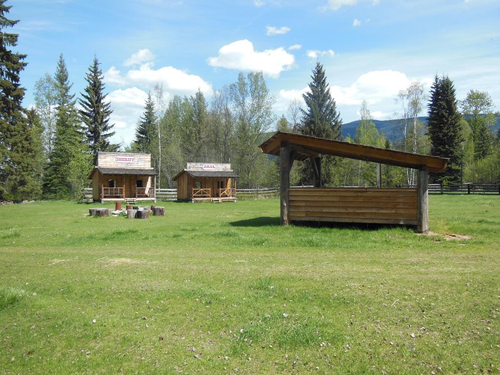 Wells Gray Guest Ranch 호텔 클리어워터비치 외부 사진