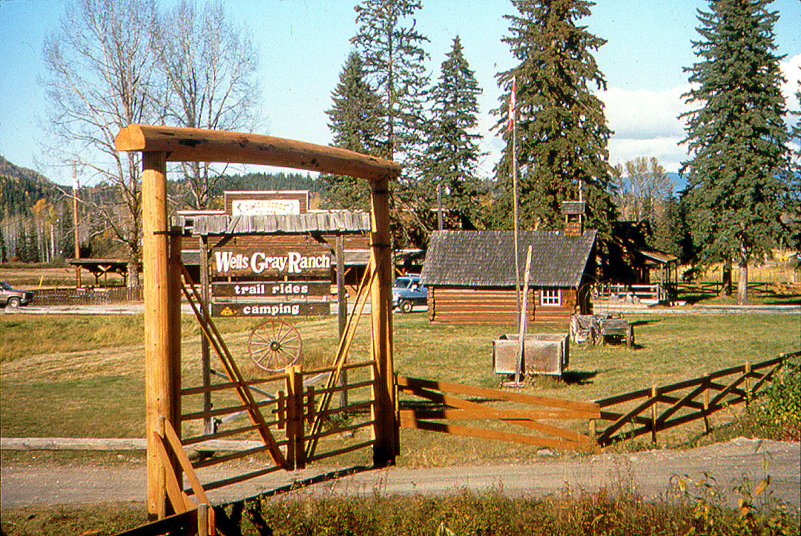 Wells Gray Guest Ranch 호텔 클리어워터비치 외부 사진