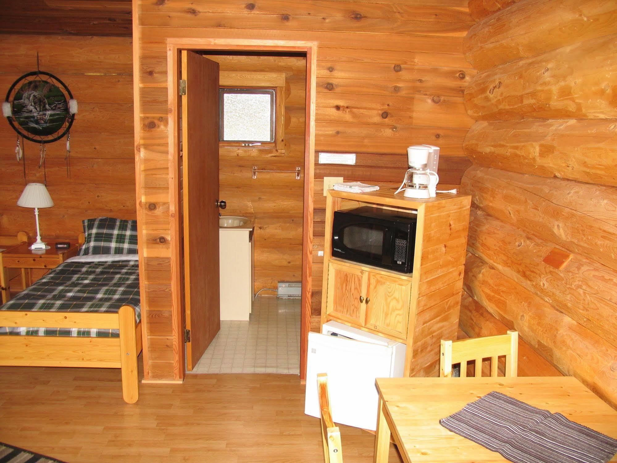 Wells Gray Guest Ranch 호텔 클리어워터비치 외부 사진