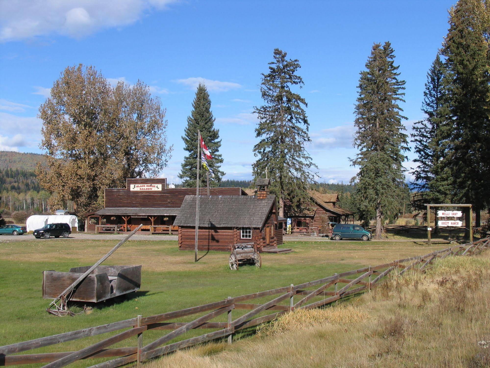 Wells Gray Guest Ranch 호텔 클리어워터비치 외부 사진