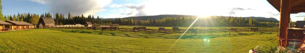 Wells Gray Guest Ranch 호텔 클리어워터비치 외부 사진