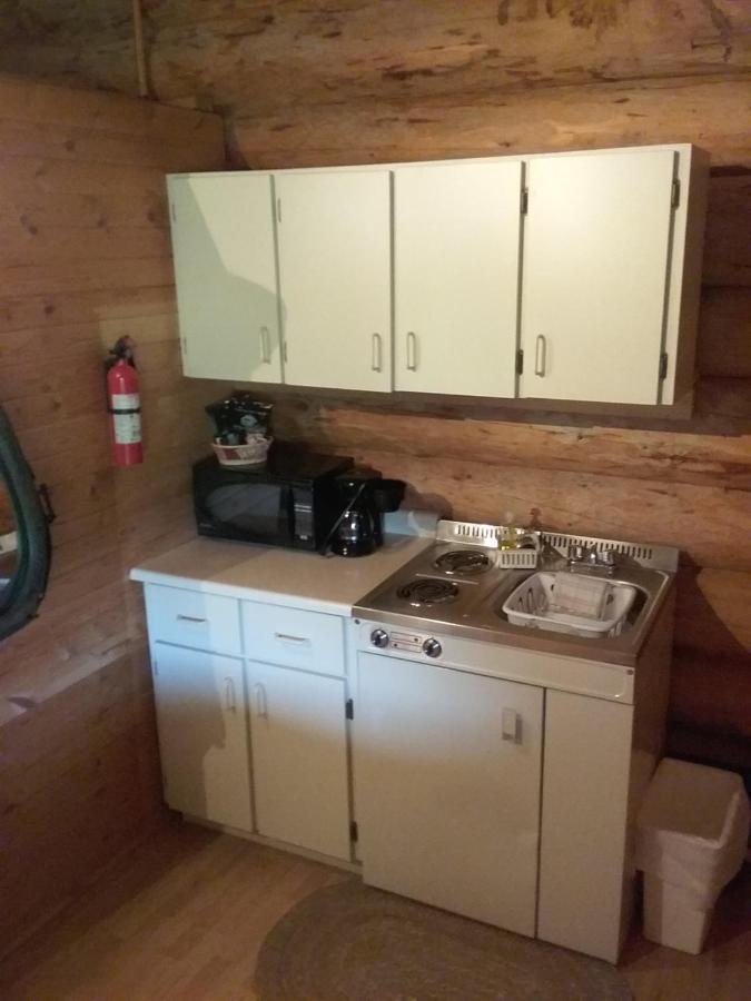 Wells Gray Guest Ranch 호텔 클리어워터비치 외부 사진