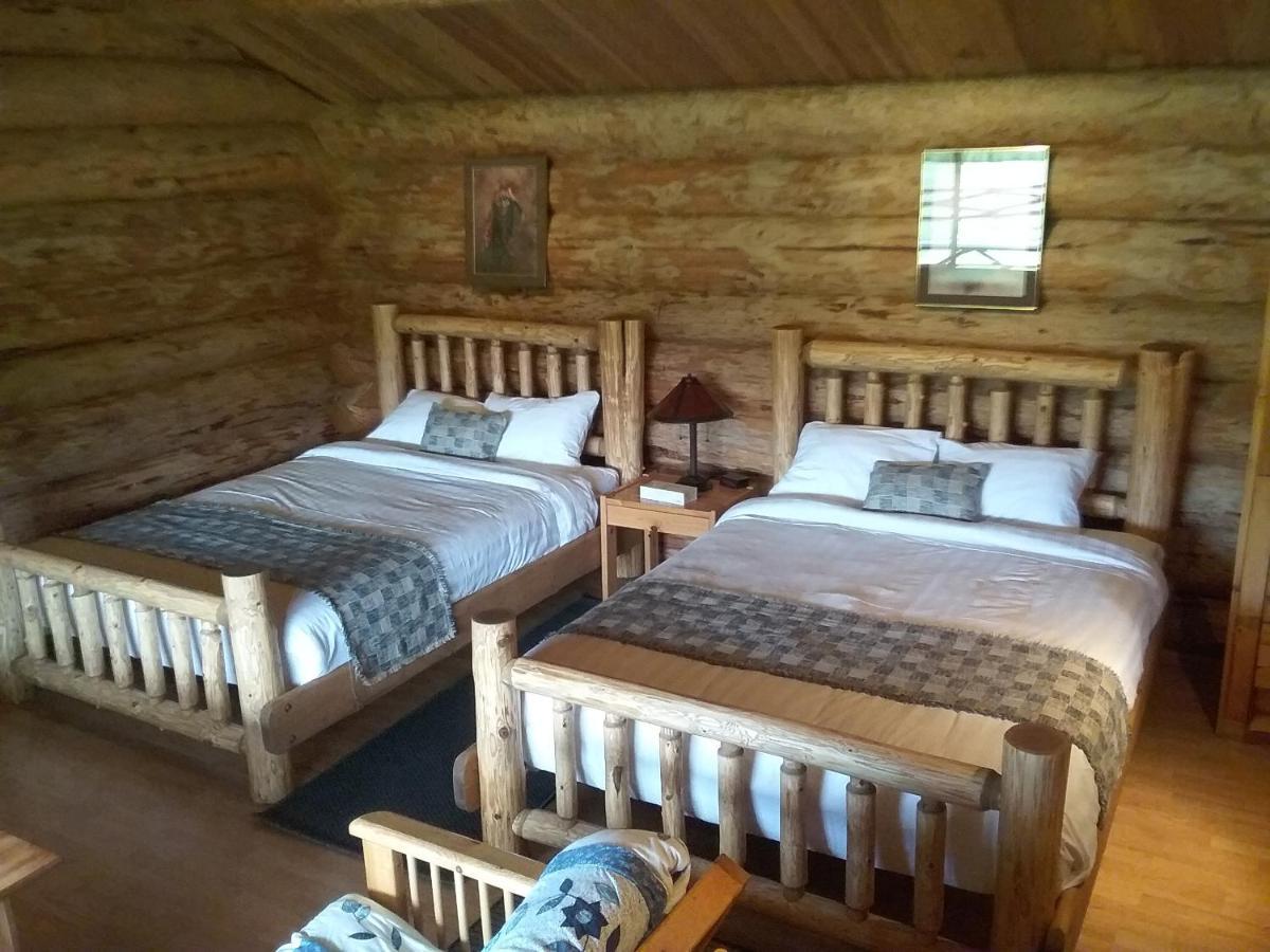 Wells Gray Guest Ranch 호텔 클리어워터비치 외부 사진